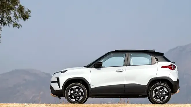 Tata Punch EV 2025 – फ्यूचरिस्टिक डिजाइन, लंबी रेंज और एडवांस फीचर्स वाली किफायती इलेक्ट्रिक SUV